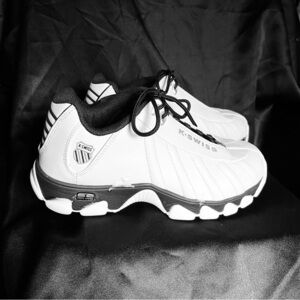 K-SWISS~MEN’S LEATHER WHITE SNEAKERS~9